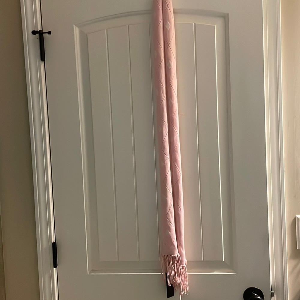 Lona Scott 100% cashmere pink scarf off-white diamonds